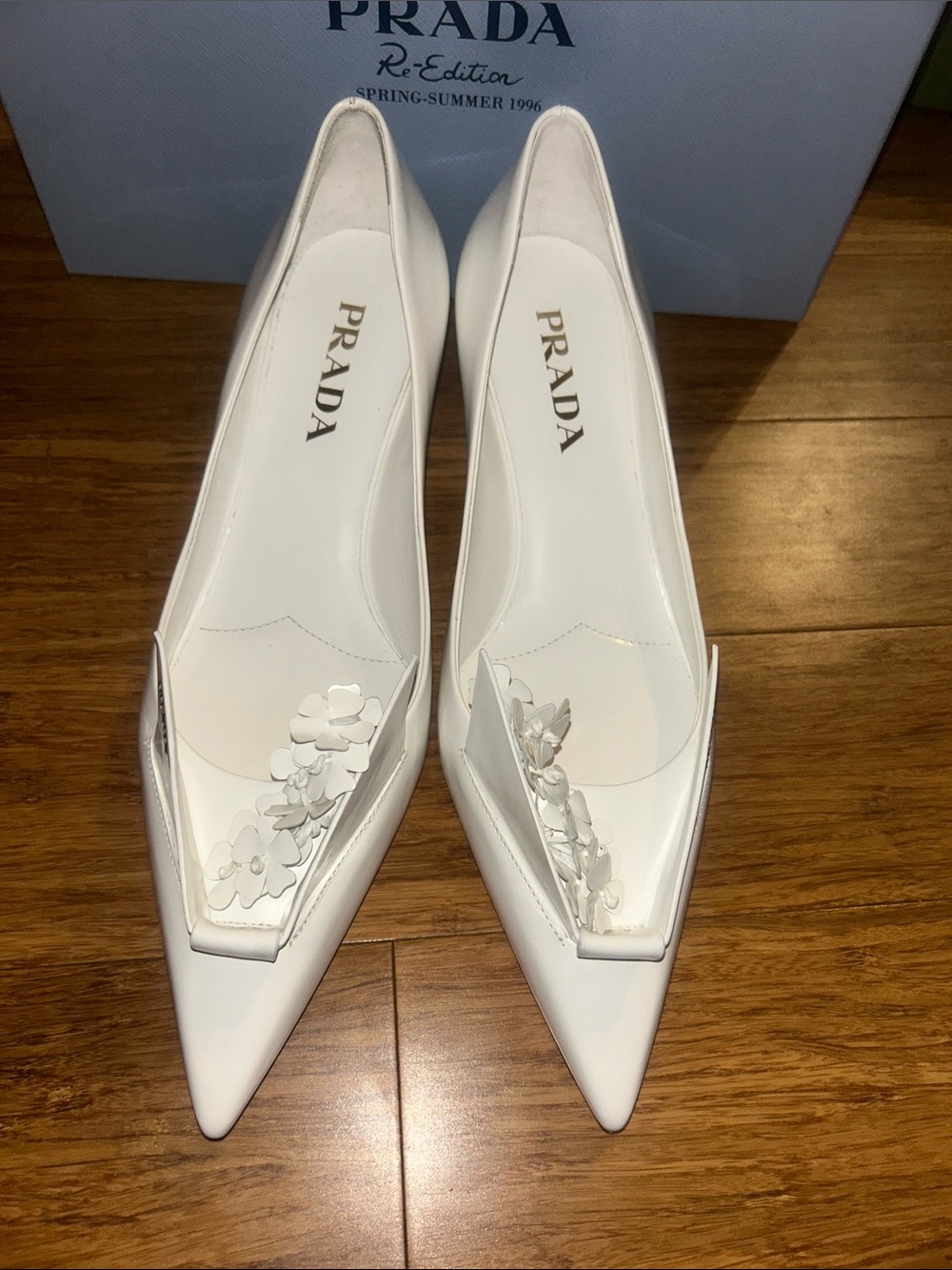 PRADA Bunny Brushed Leather Kitten Heel Pumps Floral Appliqués Size 39 White - Picture 7 of 10